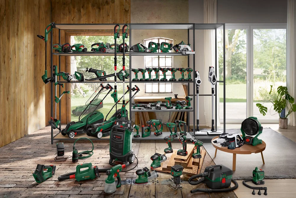 Vielfältige Auswahl an Elektro- und Gartenwerkzeugen.